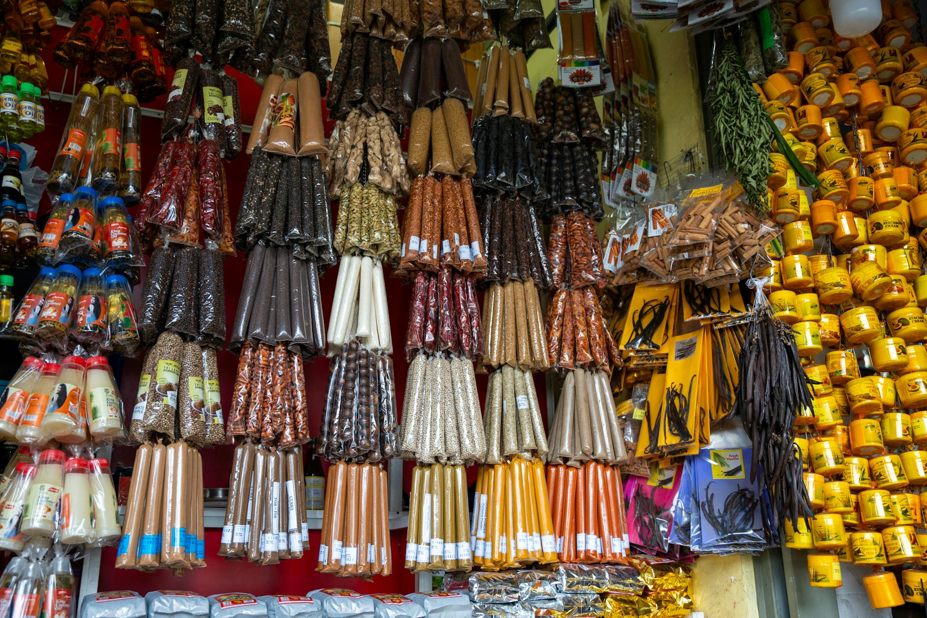 Penerbit Aroma Karsa adalah salah satu penerbit buku terkemuka di Indonesia yang menyediakan berbagai macam judul buku dengan kualitas terbaik dan harga yang kompetitif