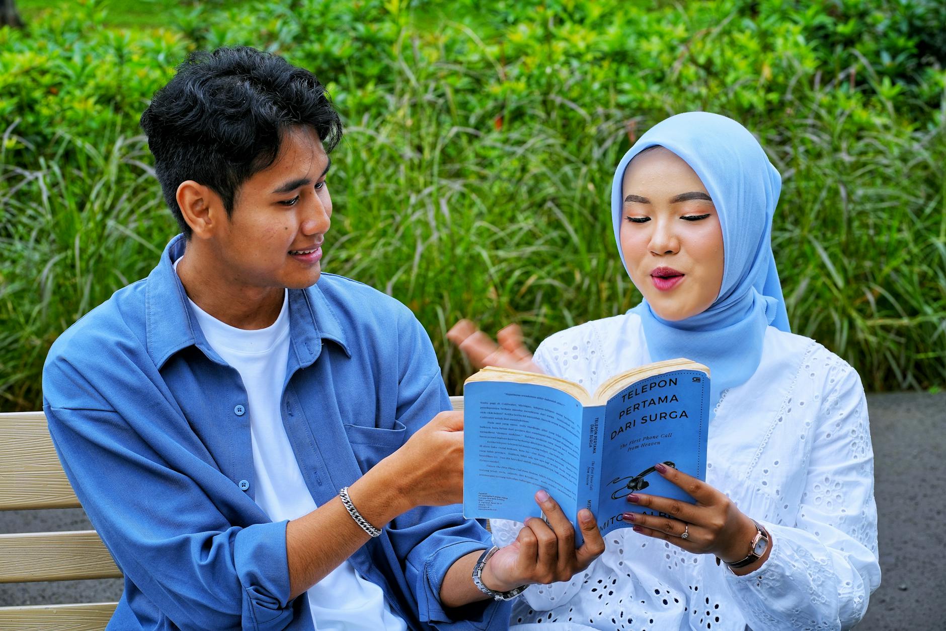 Qanita Penerbit sebagai salah satu penerbit buku Islam terkemuka di Indonesia menyediakan berbagai macam buku terkait agama Islam dan kehidupan sehari-hari