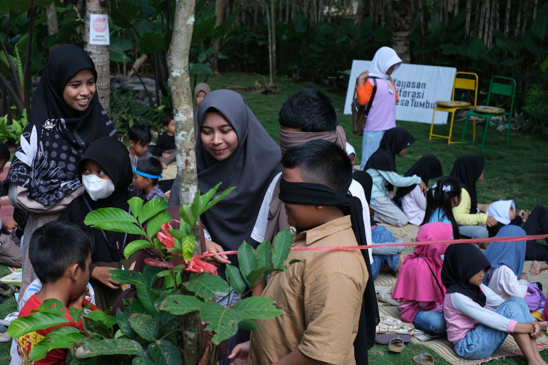 Penerbit gratis membantu penulis menerbitkan buku dengan biaya rendah dan proses yang mudah serta efisien